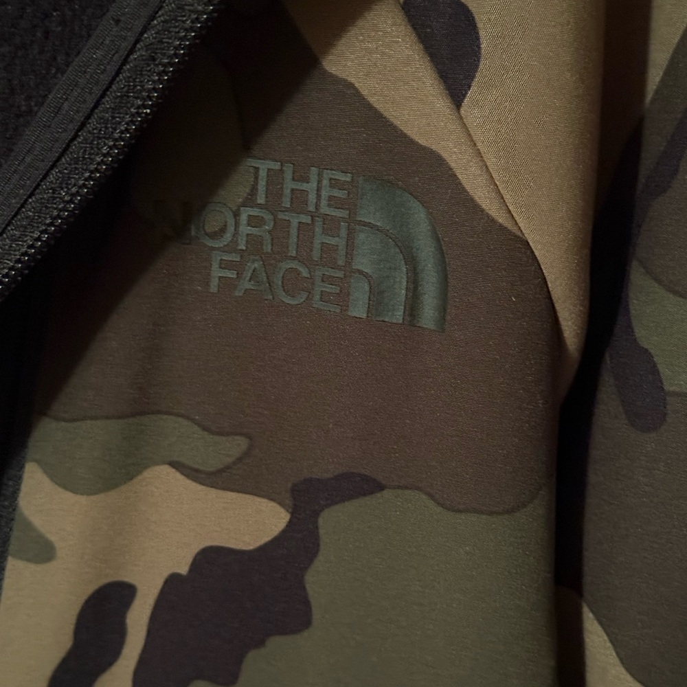 Men's Camouflage Jacket - Picture 2 of 5